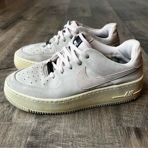 Nike Women's Sneakers in Light Pink and Cream